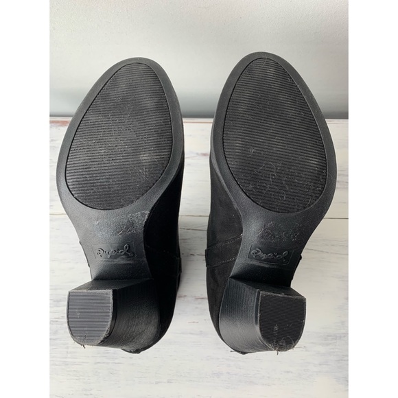 Qupid | Lazer cut black suede healed western booties - Picture 7 of 11